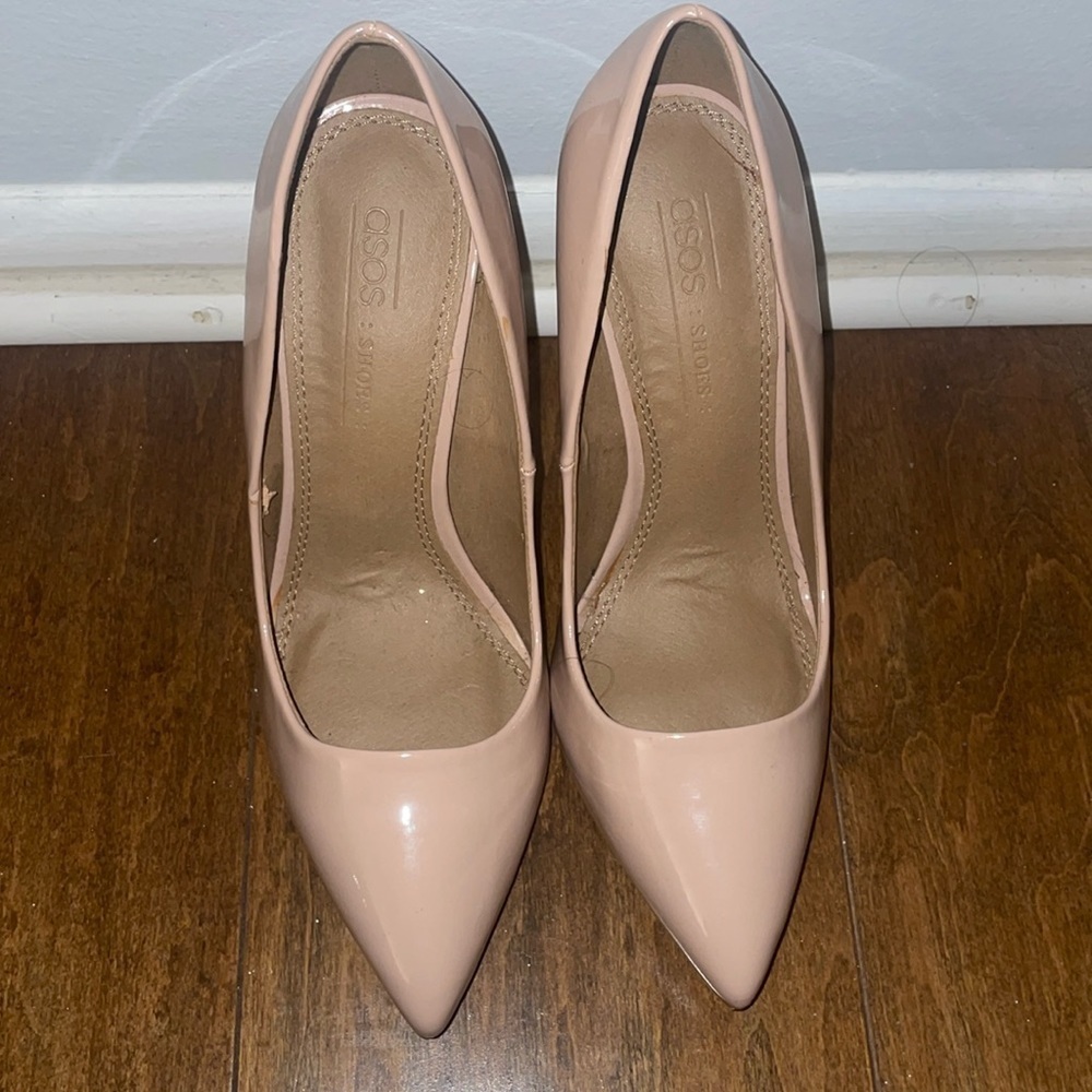 Miss Selfridge patent back pumps in beige by ASOS